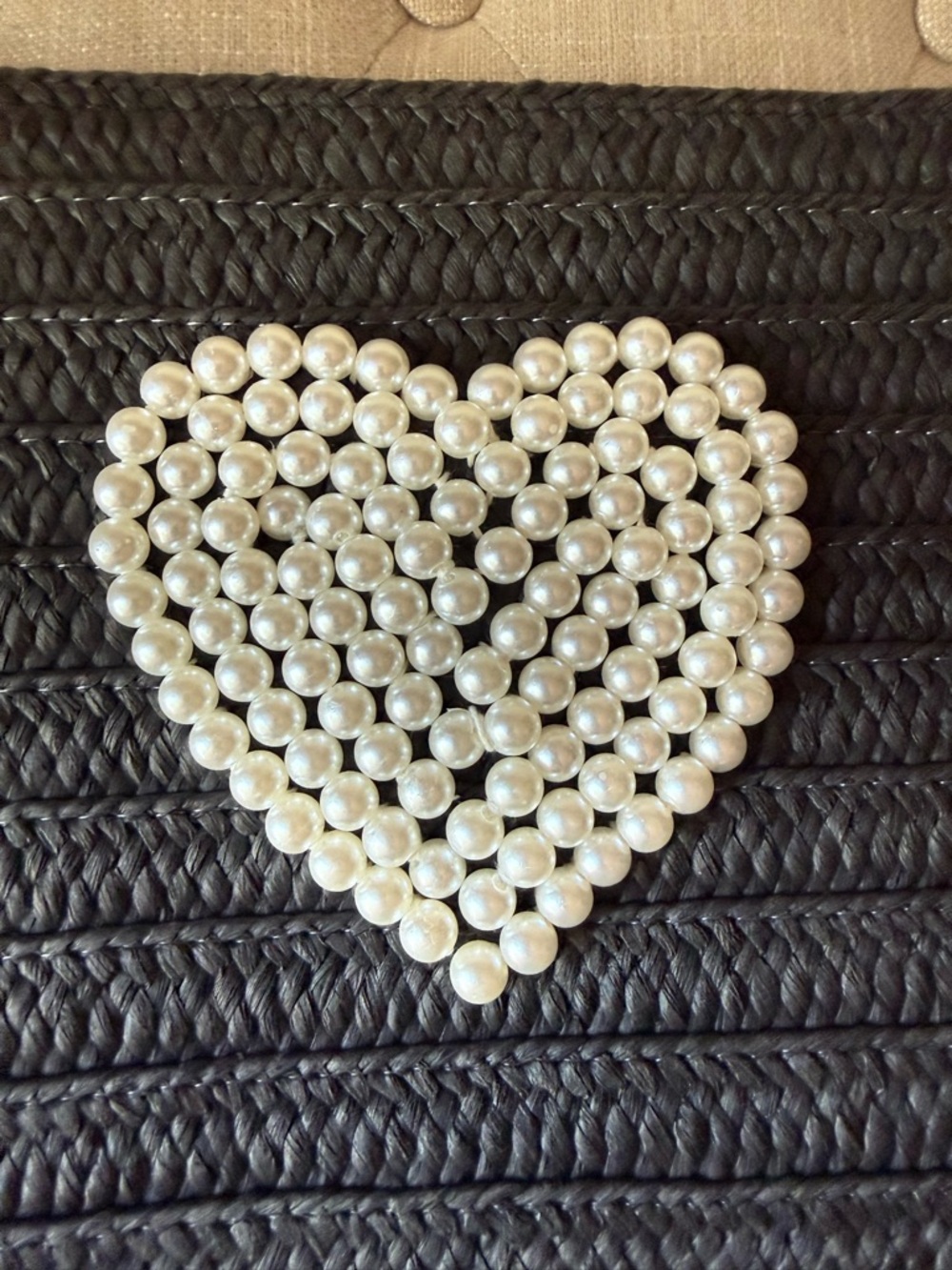 btb Los Angeles Black Woven Straw Pearl Heart Clutch Bag - Picture 3 of 7